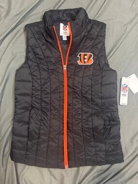 NWT Cincinnati Bengals Women’s Puffer Vest Black Orange NFL Team Apparel Size